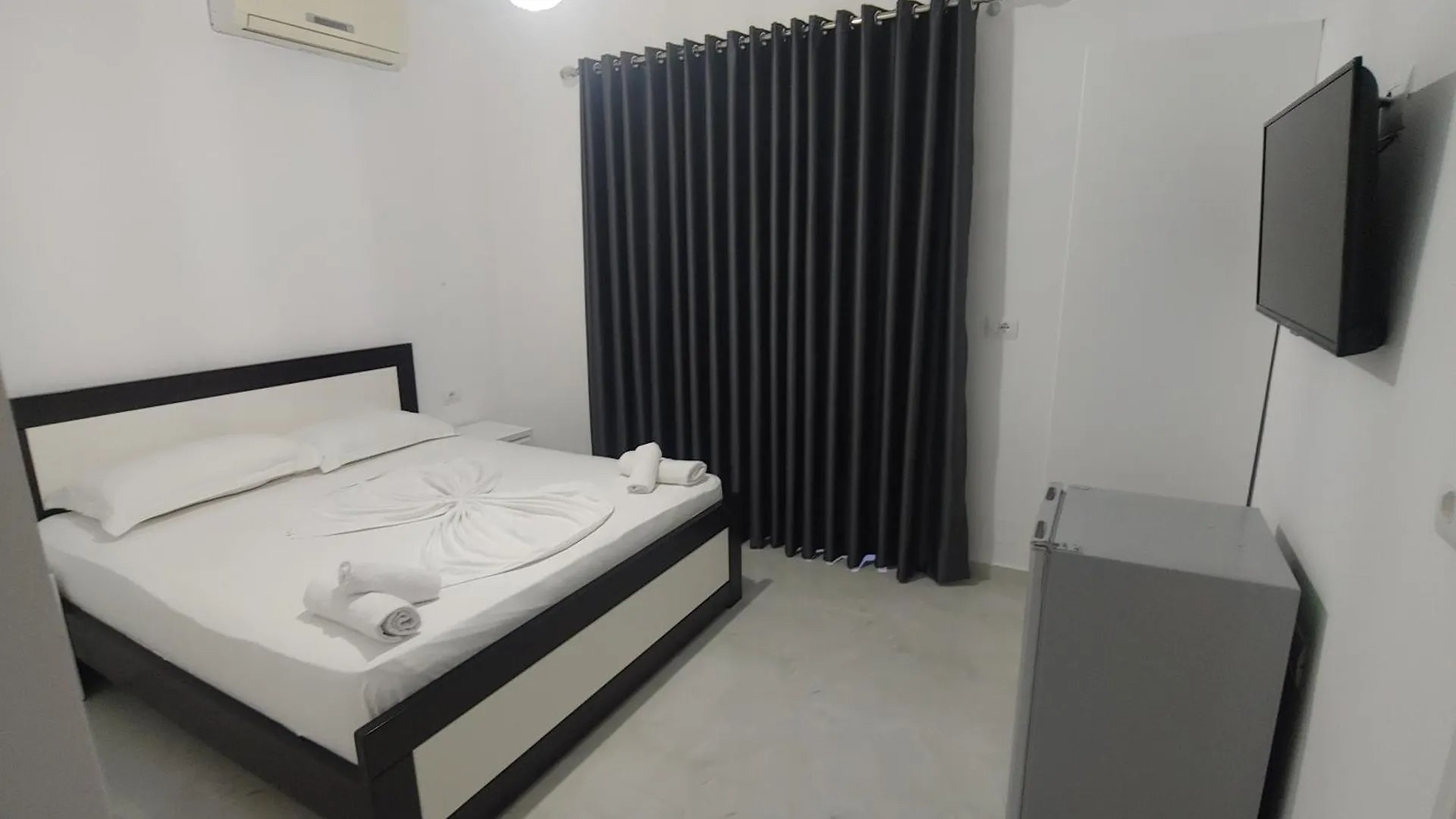 Villa Leonel Zeka Ksamil 0*,  Albania