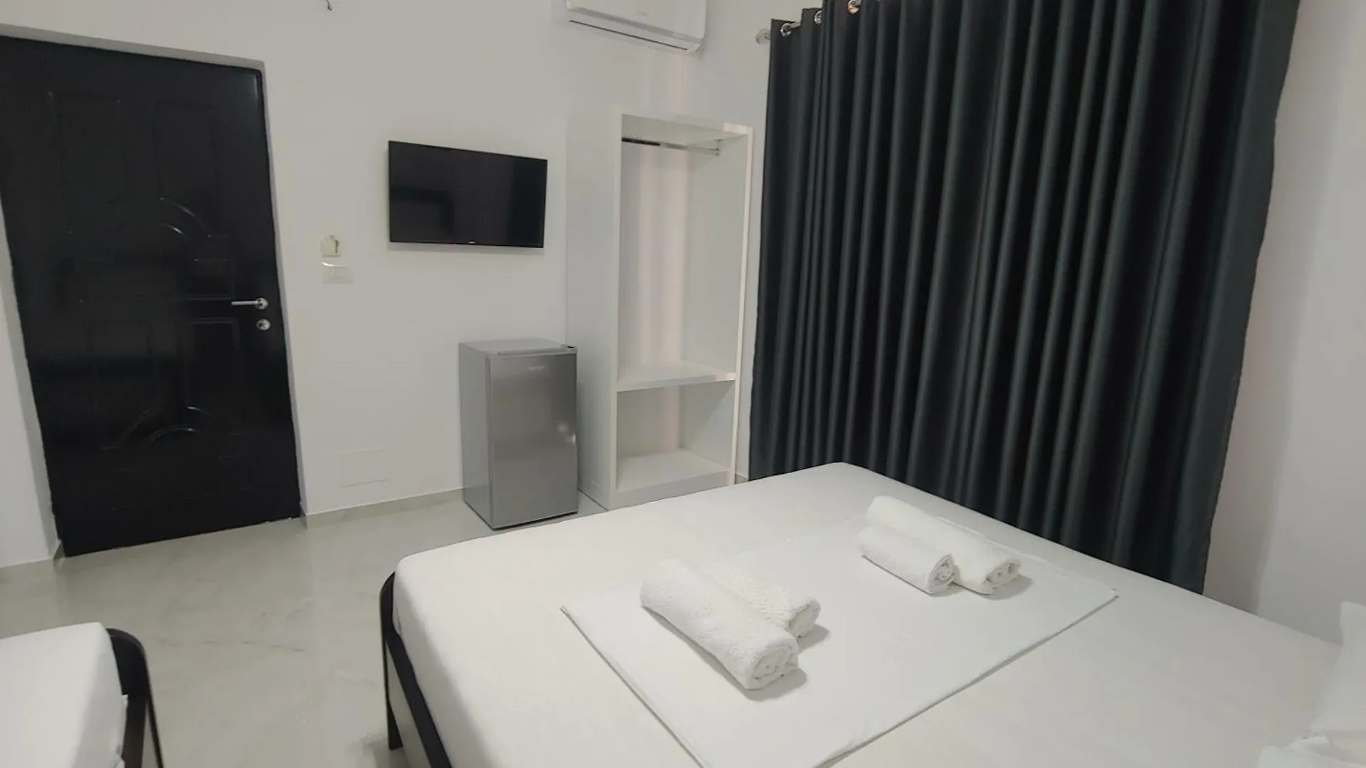 Contacts de Guesthouse Leo