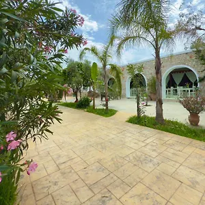 Rida Village Island Oda ve Kahvaltı