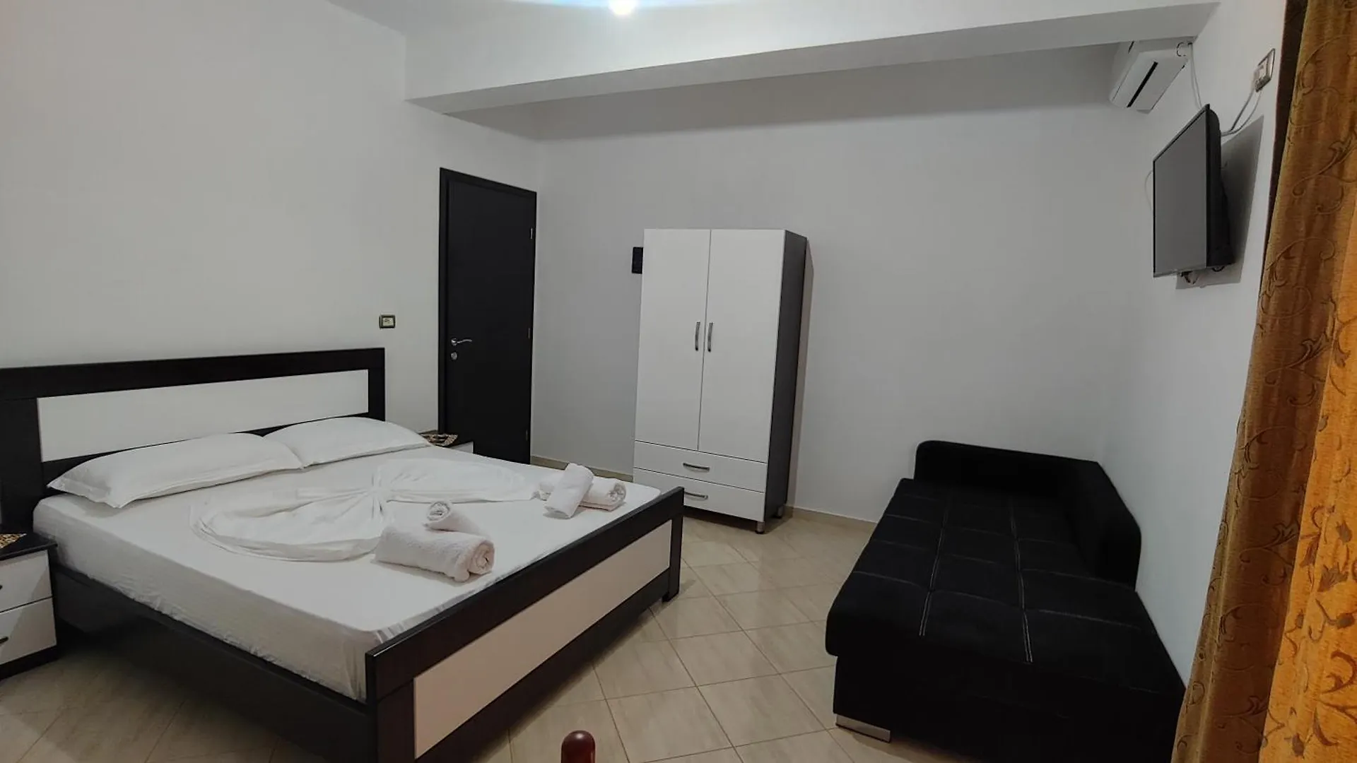 Villa Leonel Zeka Ksamil 0*,  Albania